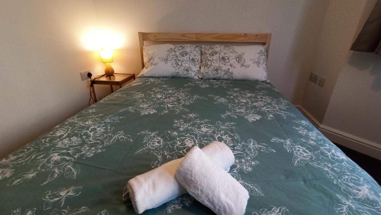 Bright, Chilled Ensuite Db Room In A Shared Flat! 伦敦 外观 照片