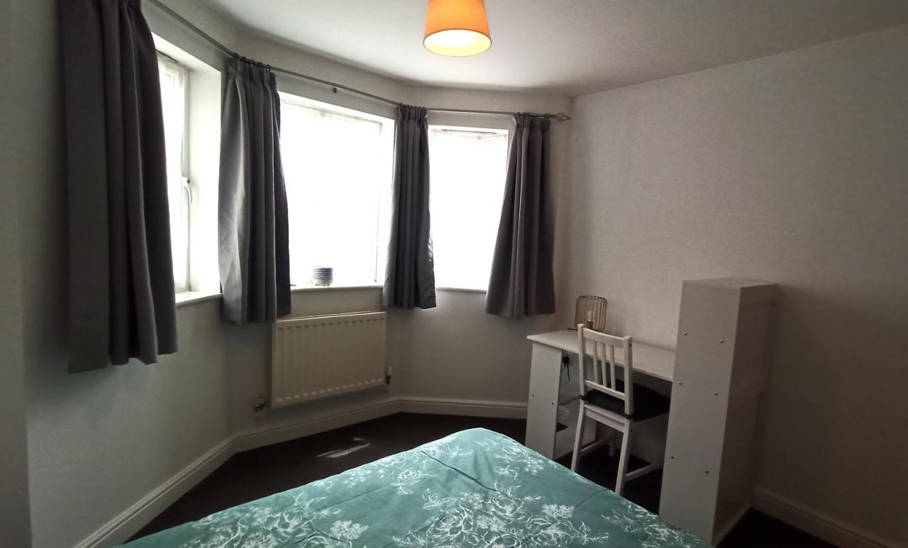 Bright, Chilled Ensuite Db Room In A Shared Flat! 伦敦 外观 照片